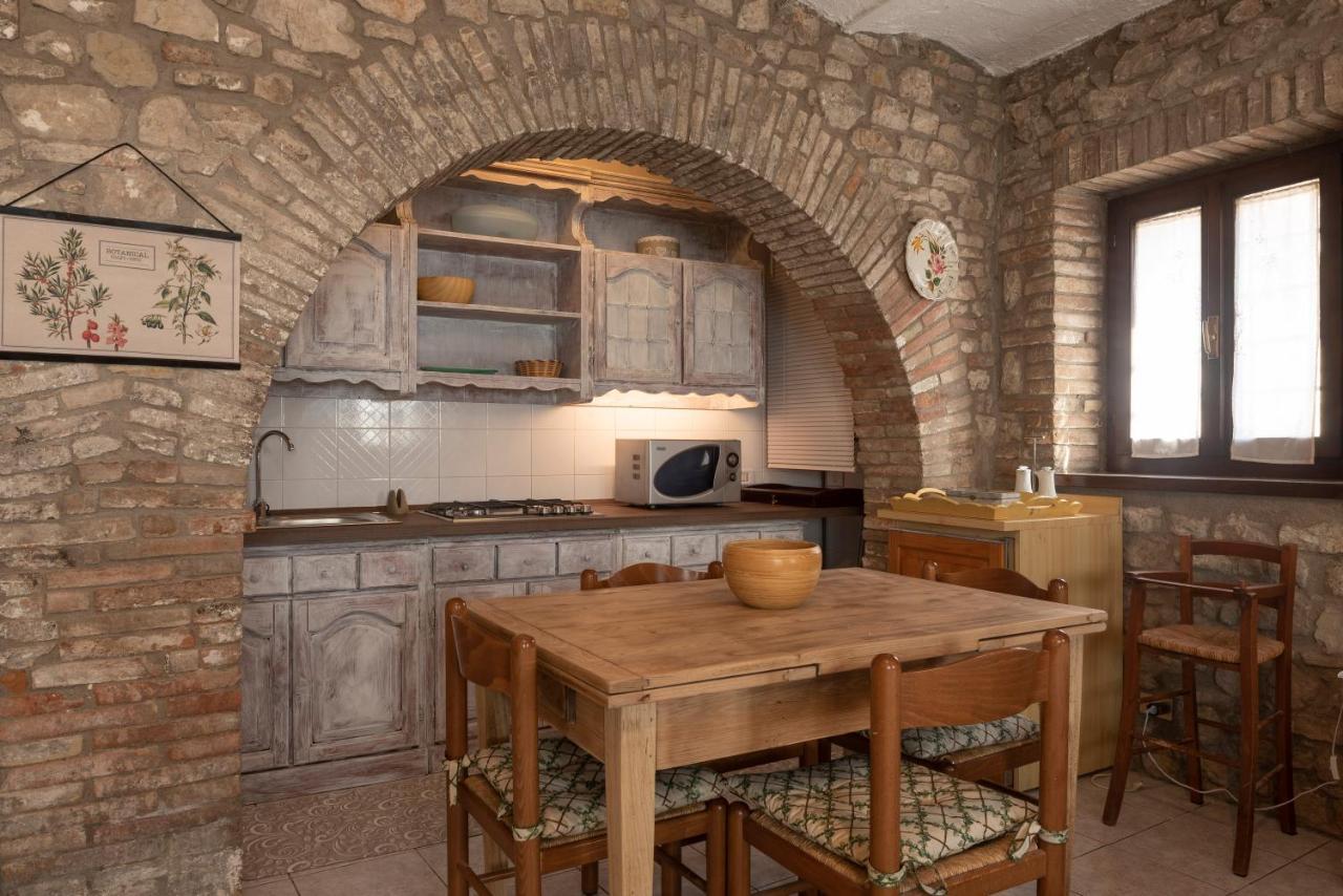 Appartamento Casa Nel Borgo Corciano Esterno foto